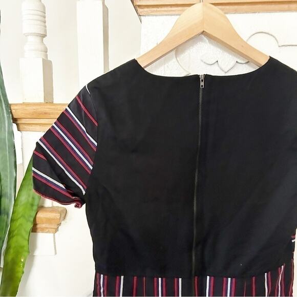 Doe & Rae Black Red White Stripe Short Sleeve Sheath Dress with Pockets Size M - Picture 5 of 6